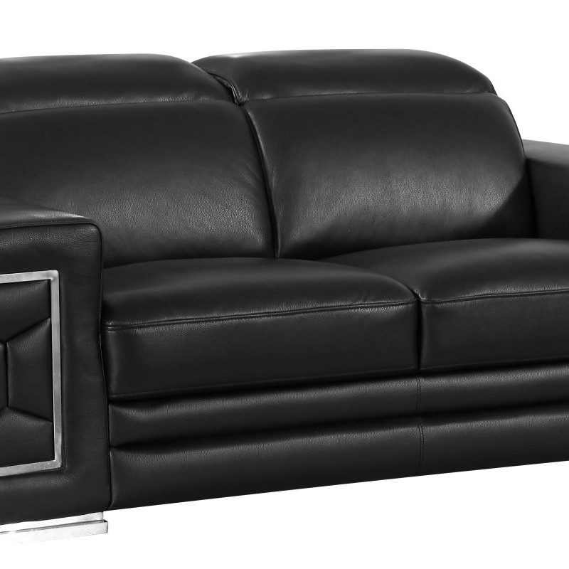 692 - Black Loveseat