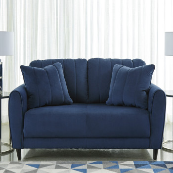 17801 Enderlin Loveseat