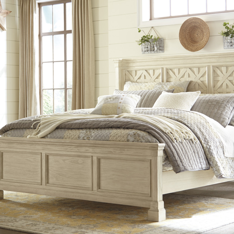 B647 Bolanburg King Panel Bed