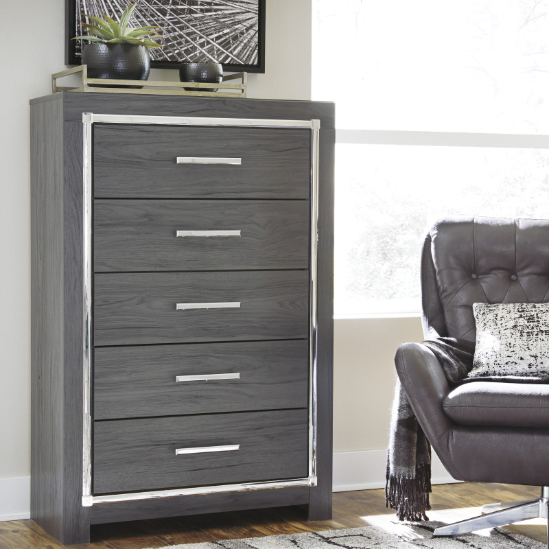 B214 Lodanna Five Drawer Chest