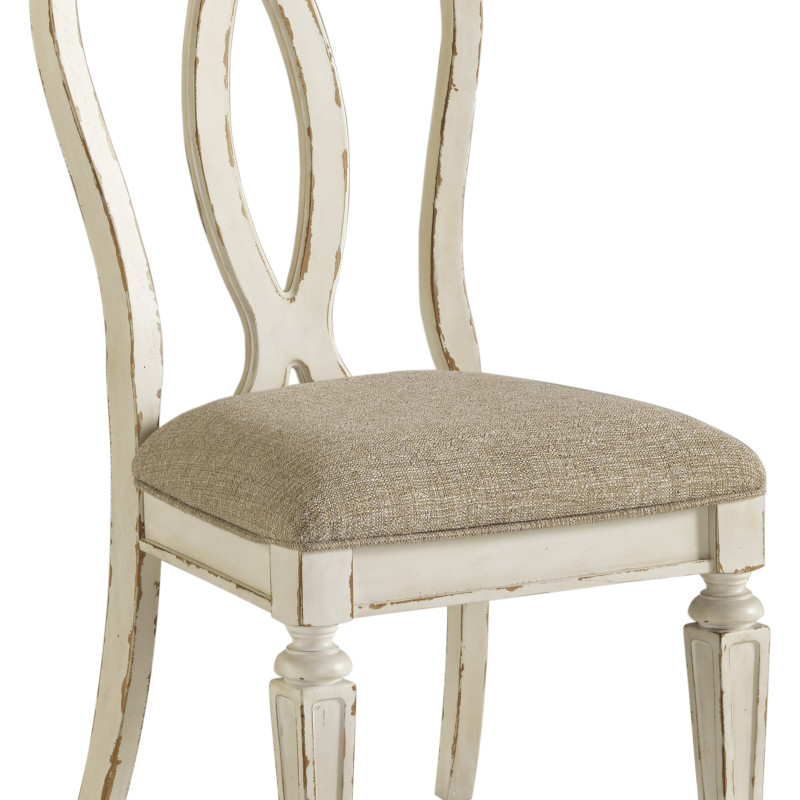 D743 Realyn Dining UPH Side Chair