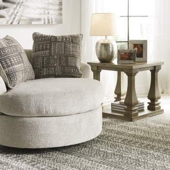 95104 Soletren Swivel Accent Chair