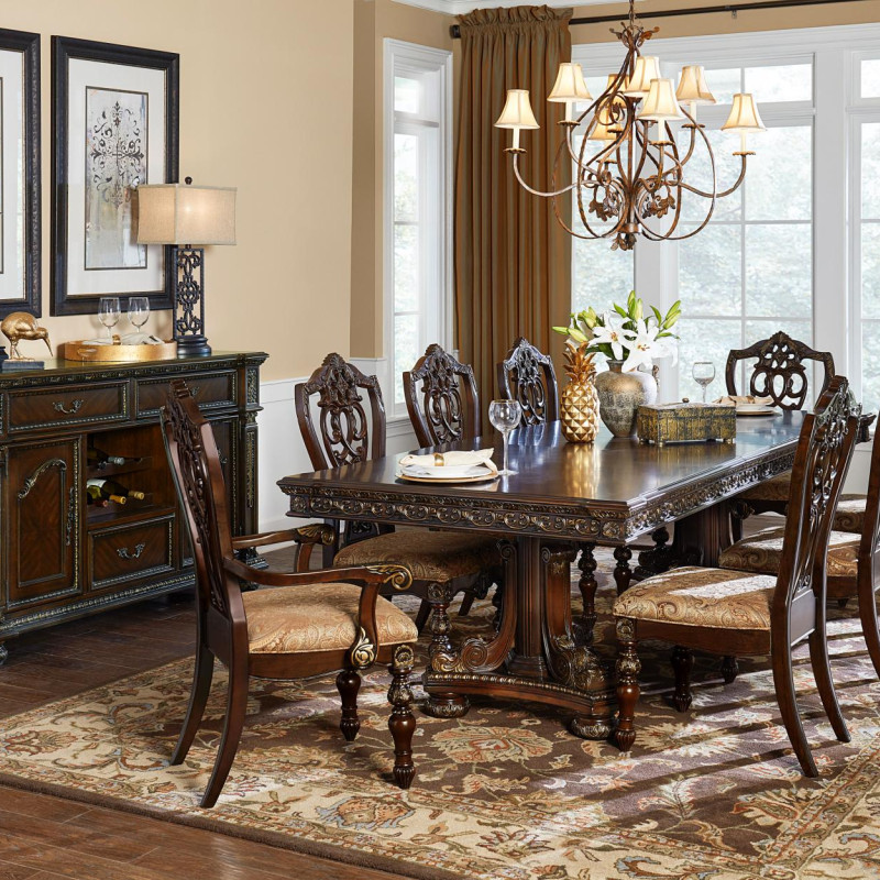 1824 Catalonia Dining Table