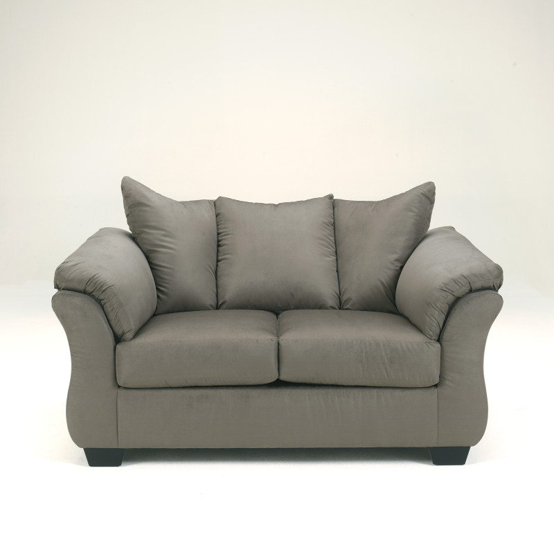 75005 Darcy Loveseat